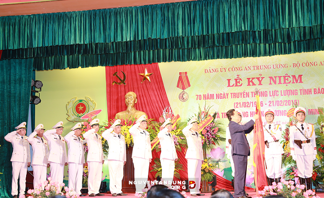 ນາຍົກລັດຖະລັດຖະມົນຕີເຂົ້າຮ່ວມວັນ​ຄົບ​ຮອບ70ປີຂອງກຳລັງສືບລາຊະການລັບ​ຕຳຫຼວດ